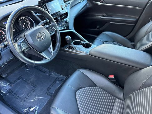 Used 2024 Toyota Camry SE image 9