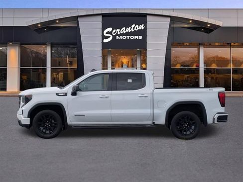 Used 2022 GMC Sierra 1500 Elevation w/ X31 Off-Road Package AWD/4WD image 2