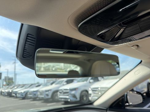 Used 2025 Mercedes-Benz E 450 4MATIC Sedan image 2