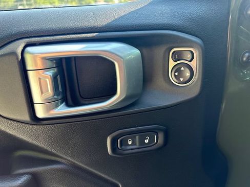 Used 2023 Jeep Wrangler Unlimited w/ 8.4" Radio Group AWD/4WD image 23