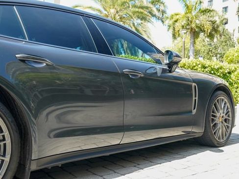 Used 2023 Porsche Panamera 4 Platinum Edition AWD/4WD image 29