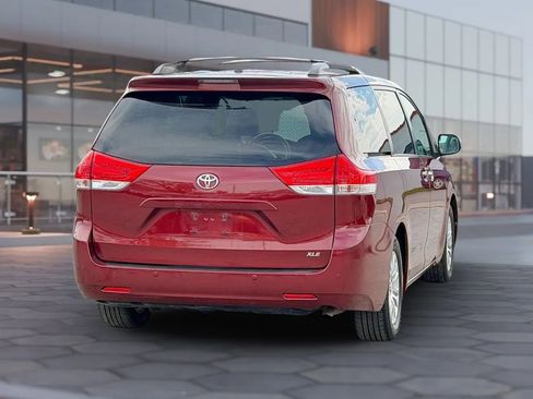 Used 2014 Toyota Sienna XLE FWD image 10