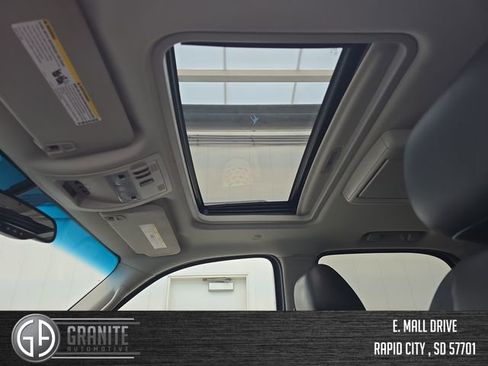 Used 2011 GMC Yukon Denali AWD/4WD image 20