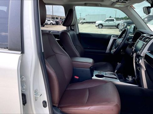 Used 2021 Toyota 4Runner Limited AWD/4WD image 30