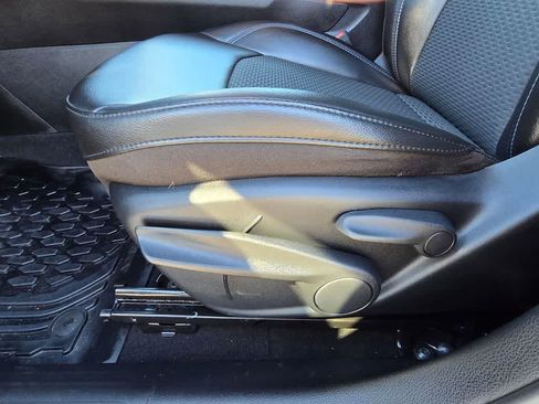 Used 2022 Jeep Compass Latitude image 10