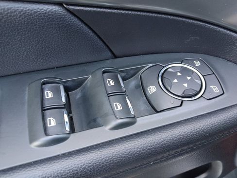 Used 2019 Ford Explorer XLT w/ Equipment Group 202A FWD image 27