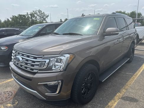 Used 2019 Ford Expedition Limited w/ Equipment Group 301A AWD/4WD image 15