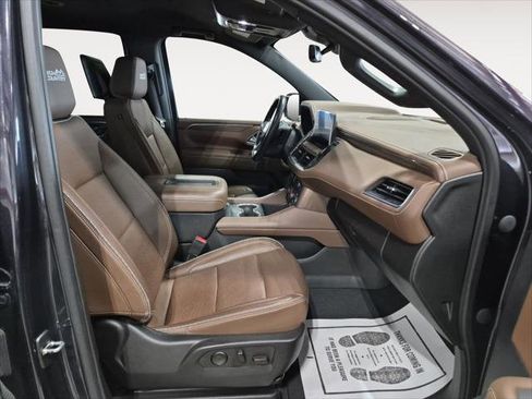 Used 2023 Chevrolet Tahoe High Country w/ Advanced Technology Package image 17