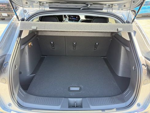 New 2026 Chevrolet Trax LT w/ Sunroof Package FWD image 25