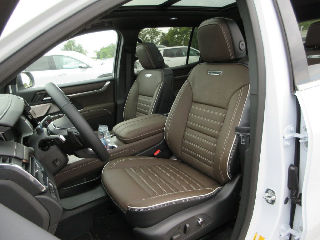 New 2027 GMC Acadia Denali Ultimate AWD/4WD image 9