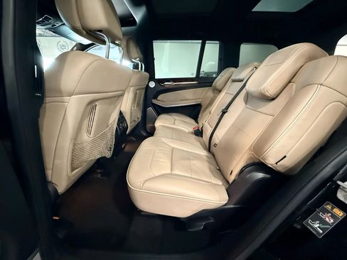 Used 2013 Mercedes-Benz GL 550 4MATIC w/ On/Off-Road Pkg image 10