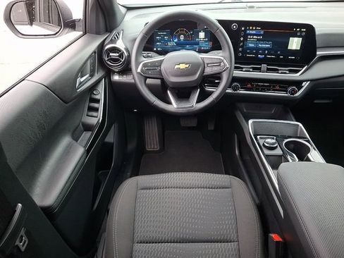 Used 2026 Chevrolet Equinox LT FWD image 11