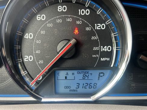 Used 2015 Toyota RAV4 Limited AWD/4WD image 17
