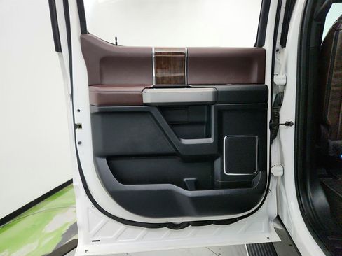 Used 2017 Ford F250 Platinum w/ Platinum Ultimate Package AWD/4WD image 26
