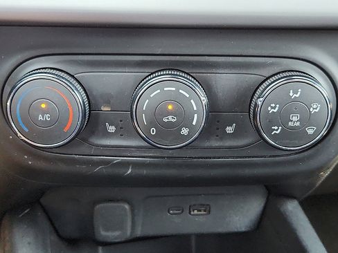 Used 2024 Chevrolet Trax RS w/ Driver Confidence Package image 9