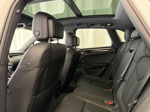 Certified 2023 Porsche Macan AWD/4WD image 24