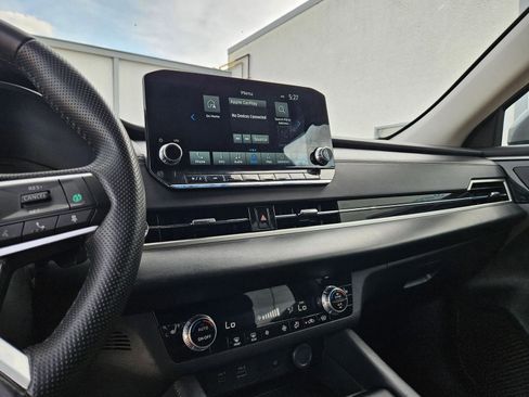 Used 2024 Mitsubishi Outlander SE AWD/4WD image 16