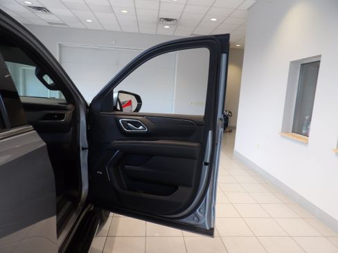 Used 2024 Chevrolet Tahoe LT w/ Luxury Package AWD/4WD image 24