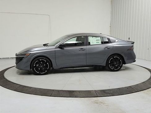 New 2026 Nissan Sentra SR w/ SR Premium Package image 4