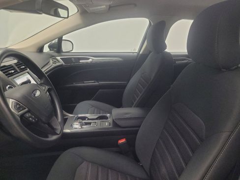 Used 2019 Ford Fusion SE FWD image 17