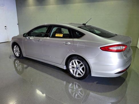 Used 2015 Ford Fusion SE image 16