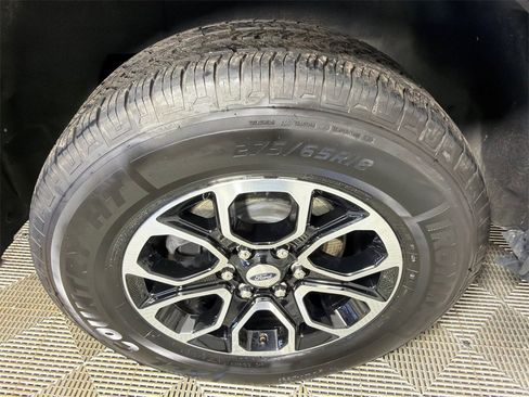 Used 2024 Ford Expedition XLT image 18