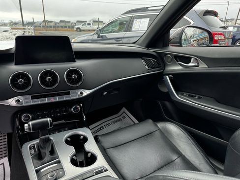 Used 2018 Kia Stinger GT1 image 15