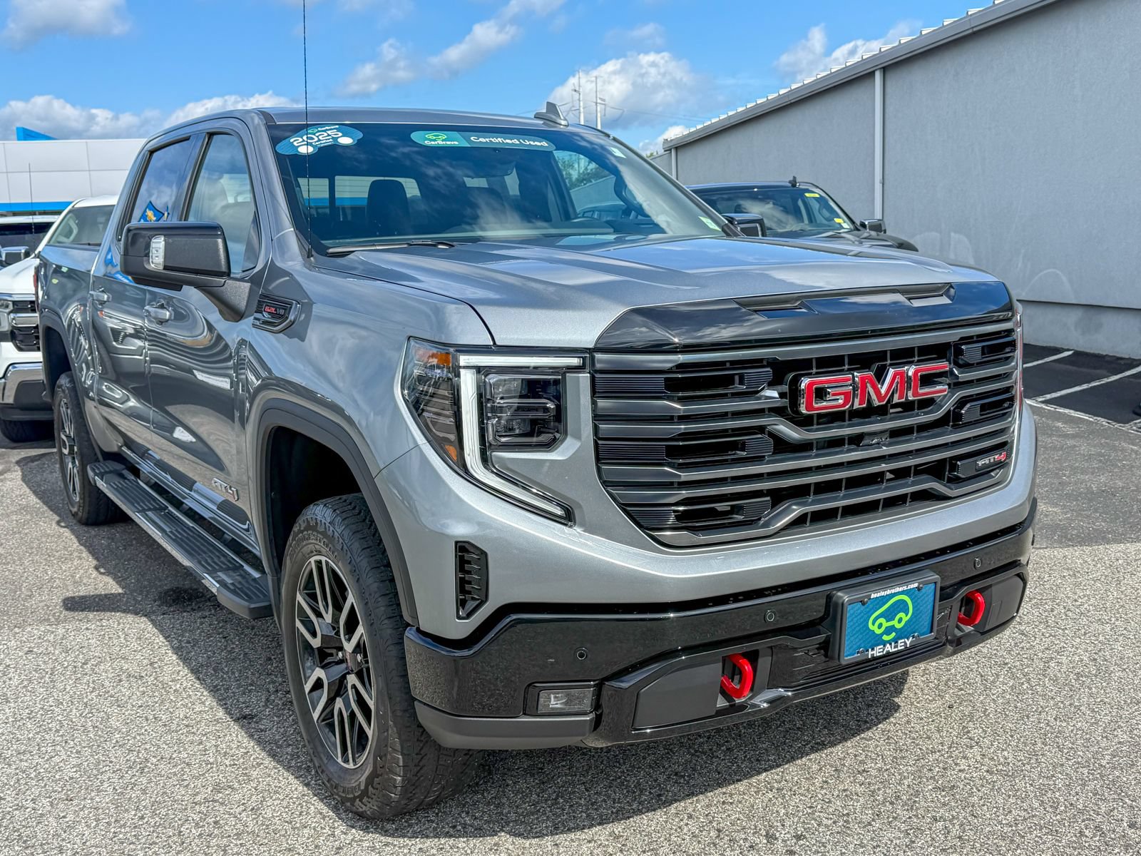 Certified 2025 GMC Sierra 1500 AT4 w/ Technology Package AWD/4WD image 1