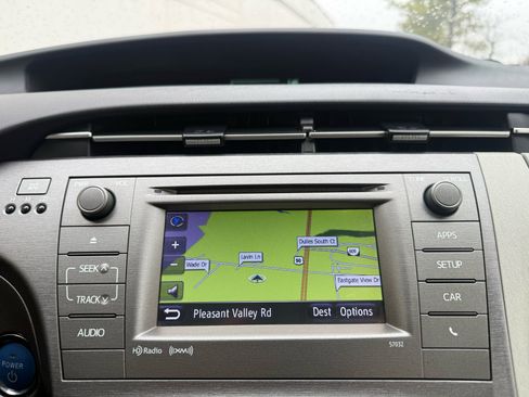 Used 2015 Toyota Prius Three image 28