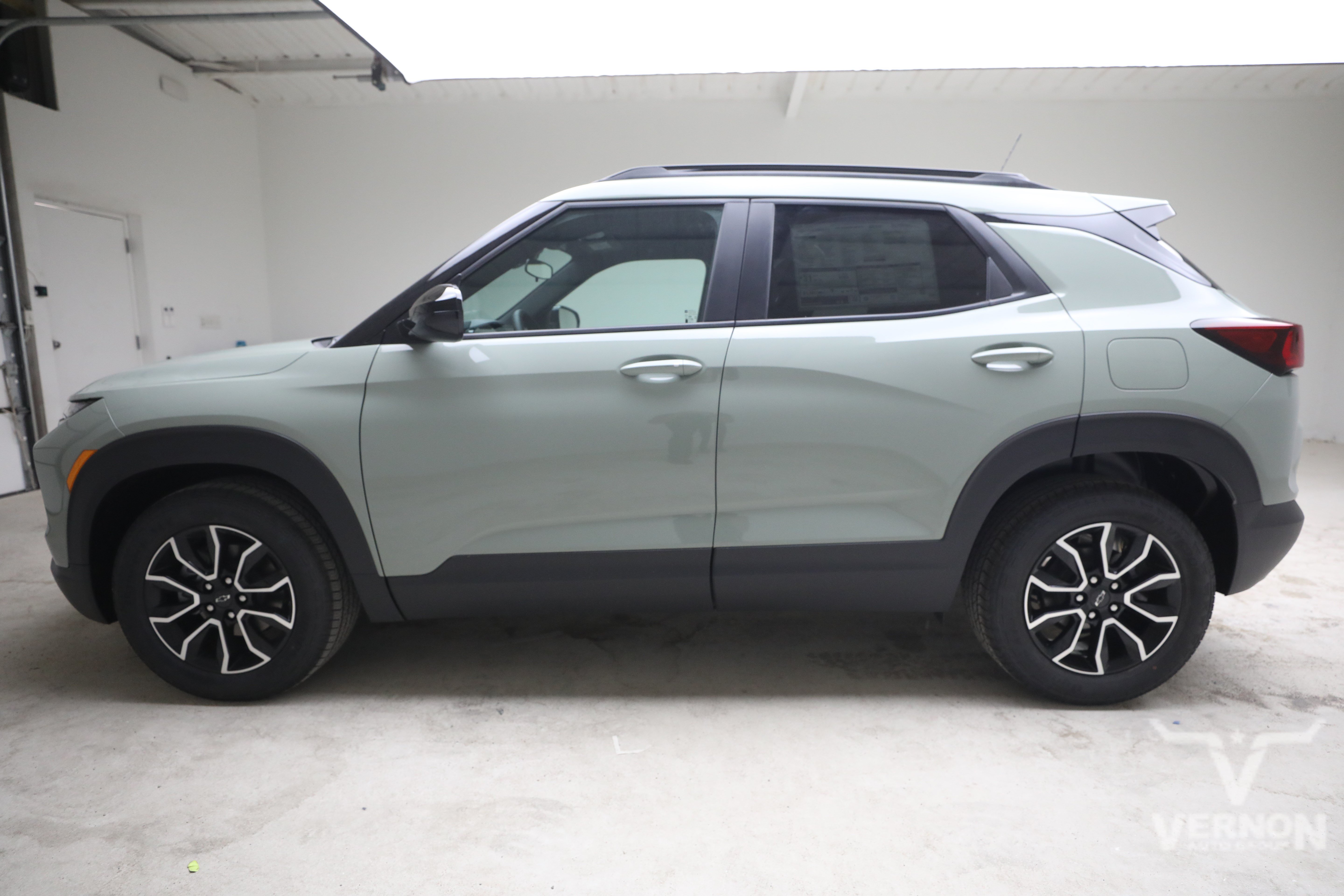 New 2026 Chevrolet TrailBlazer ACTIV FWD image 2