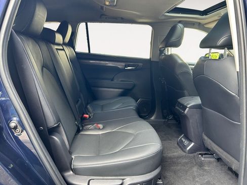 Used 2023 Toyota Highlander Limited AWD/4WD image 23