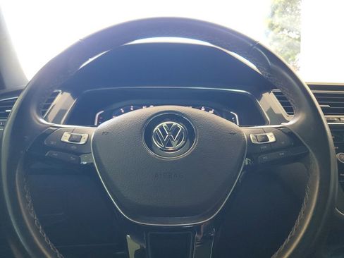 Used 2019 Volkswagen Tiguan SEL Premium R-Line FWD image 22