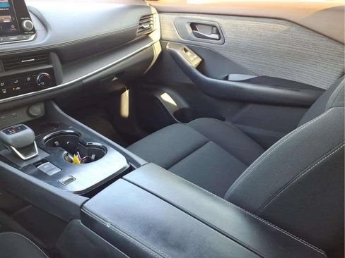 Used 2023 Nissan Rogue S FWD image 12