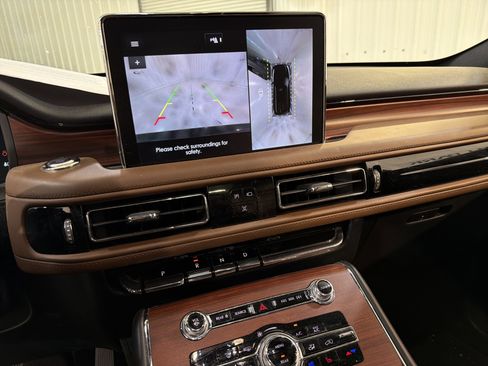 Used 2023 Lincoln Aviator Reserve w/ Equipment Group 201A image 20