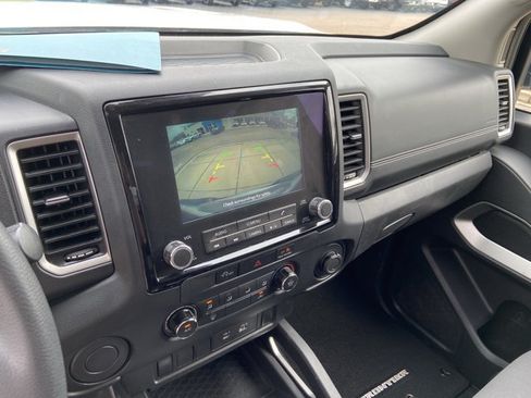 Used 2024 Nissan Frontier SV RWD image 39