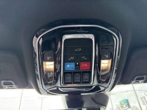 Used 2022 Jeep Grand Cherokee L Overland w/ Luxury Tech Group IV image 34