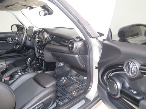 Used 2024 MINI Cooper SE FWD image 42