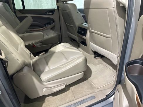 Used 2019 Chevrolet Suburban Premier image 14