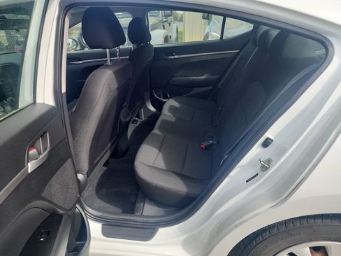 Used 2019 Hyundai Elantra SE w/ Cargo Package image 7