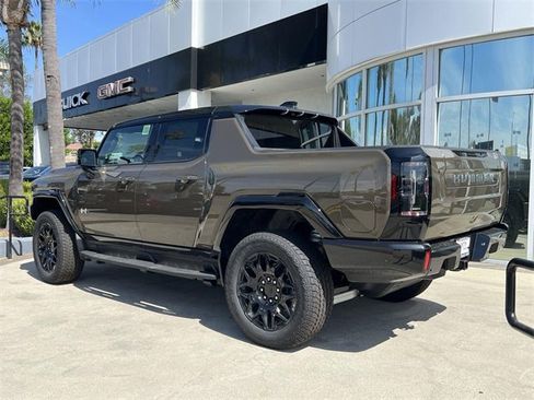 New 2026 GMC Hummer EV 4x4 Crew Cab image 4