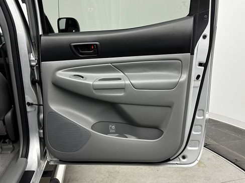 Used 2010 Toyota Tacoma PreRunner image 26