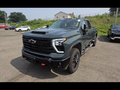 Used 2026 Chevrolet Silverado 2500 LT w/ Trail Boss Package AWD/4WD image 1
