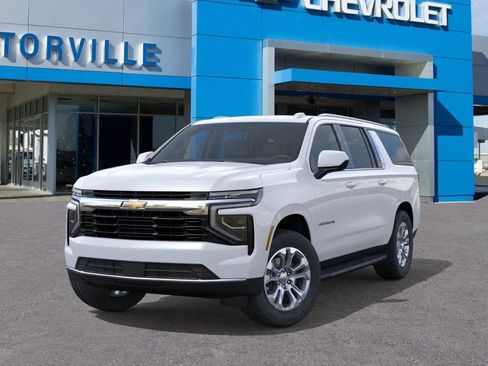 New 2026 Chevrolet Suburban LS image 6