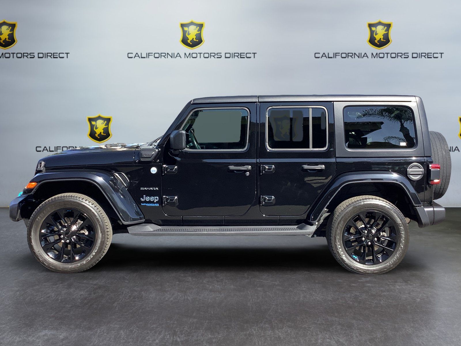 Used 2022 Jeep Wrangler Unlimited Sahara AWD/4WD image 2