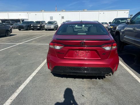 Used 2022 Toyota Corolla SE image 3