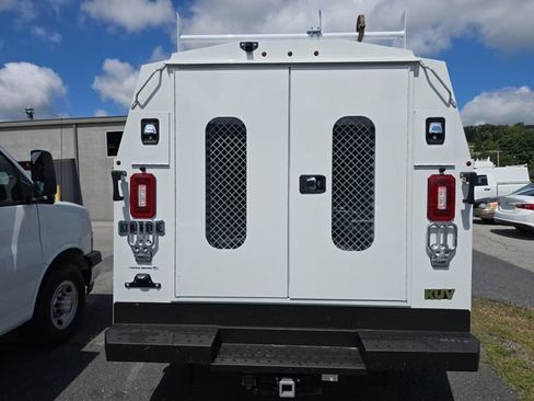 New 2025 Chevrolet Express 3500 w/ Power Convenience Package RWD image 4