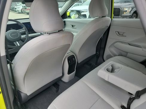 Used 2025 Hyundai Kona SEL FWD image 11