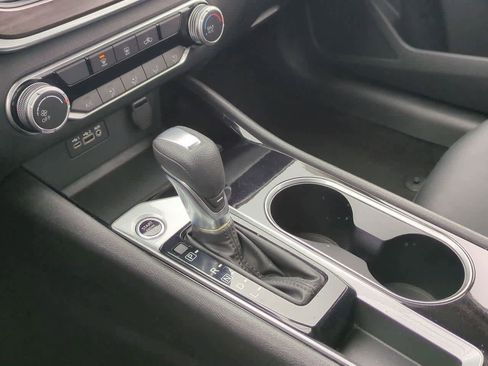 Used 2024 Nissan Altima 2.5 SV image 29