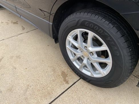 Used 2023 Chevrolet Equinox LT AWD/4WD image 30