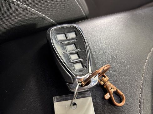 Used 2020 Chevrolet Camaro LT image 40